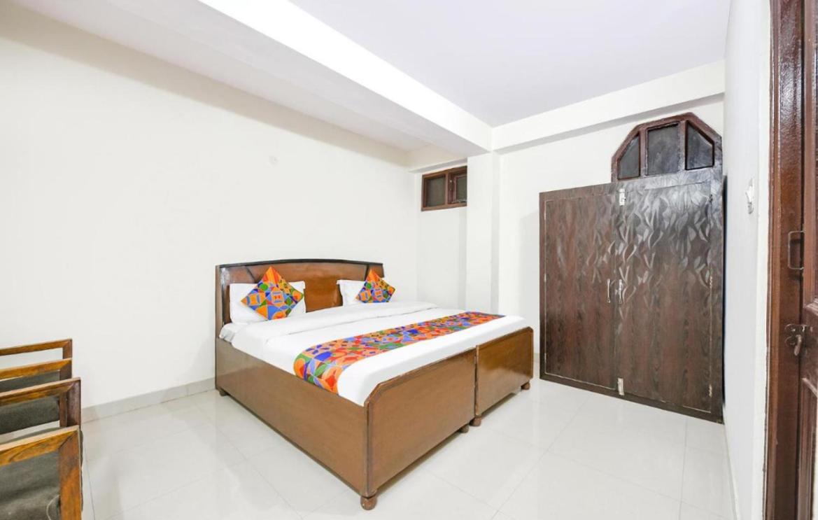 Hotel Gt International Tajganj Bagian luar foto