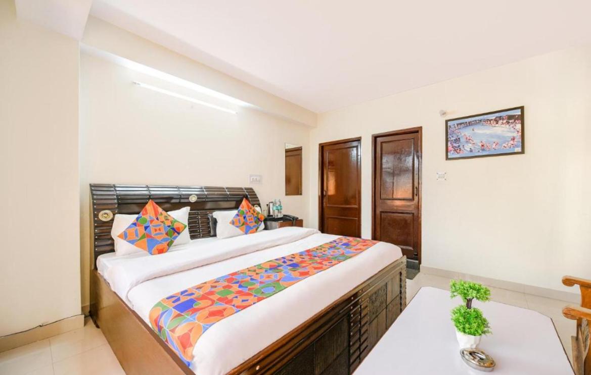 Hotel Gt International Tajganj Bagian luar foto
