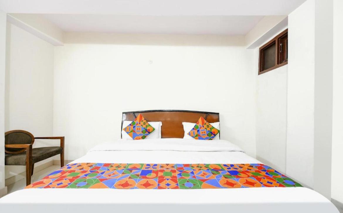 Hotel Gt International Tajganj Bagian luar foto