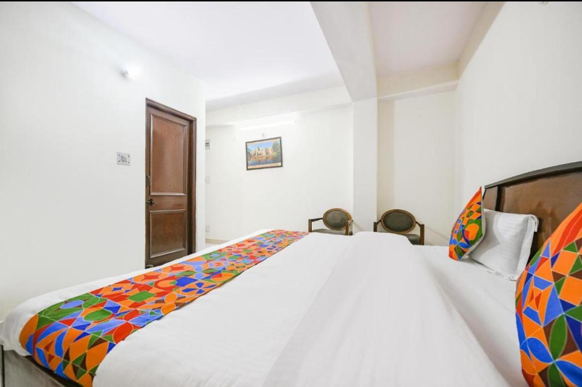 Hotel Gt International Tajganj Bagian luar foto